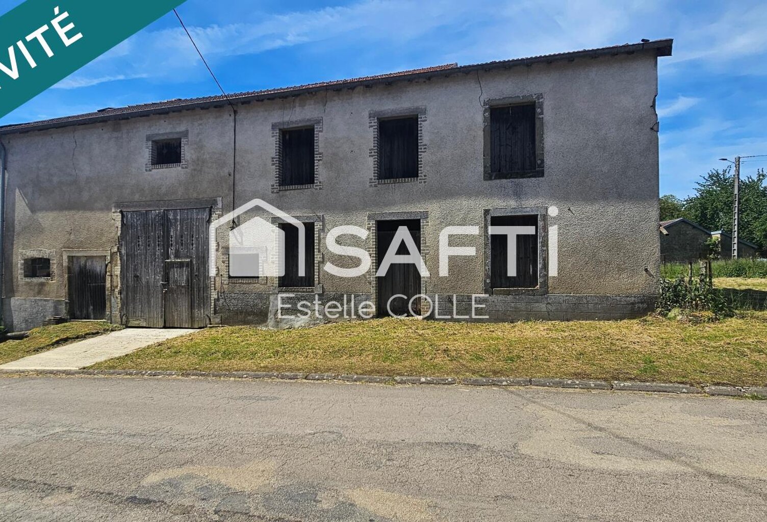 GRANGE PRES DE L'AUTOROUTE A31 PARIS-RHIN-RHONE — photo 1