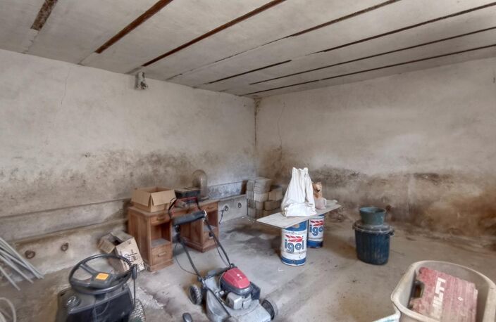 Corps de ferme de 400m2 , 10 pièces,parcelle de 930m2 — photo 3