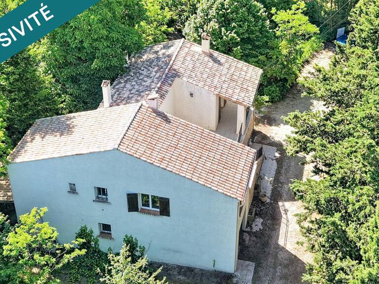 Maison/Immeuble avec des appartements et jardin — photo 1