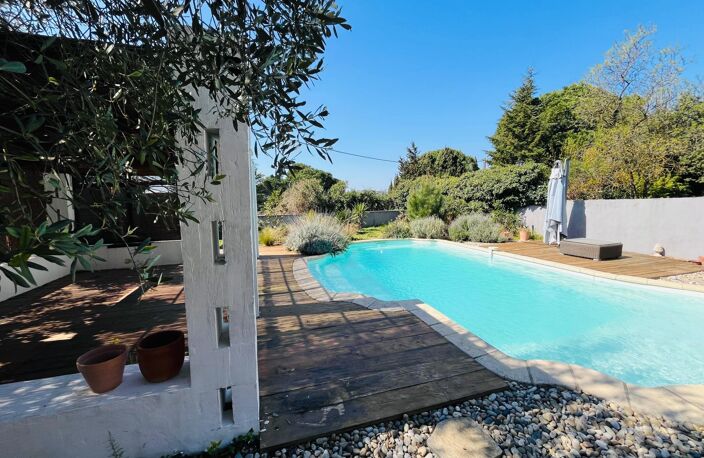 Propriété de caractère plain-pied avec piscine — photo 3