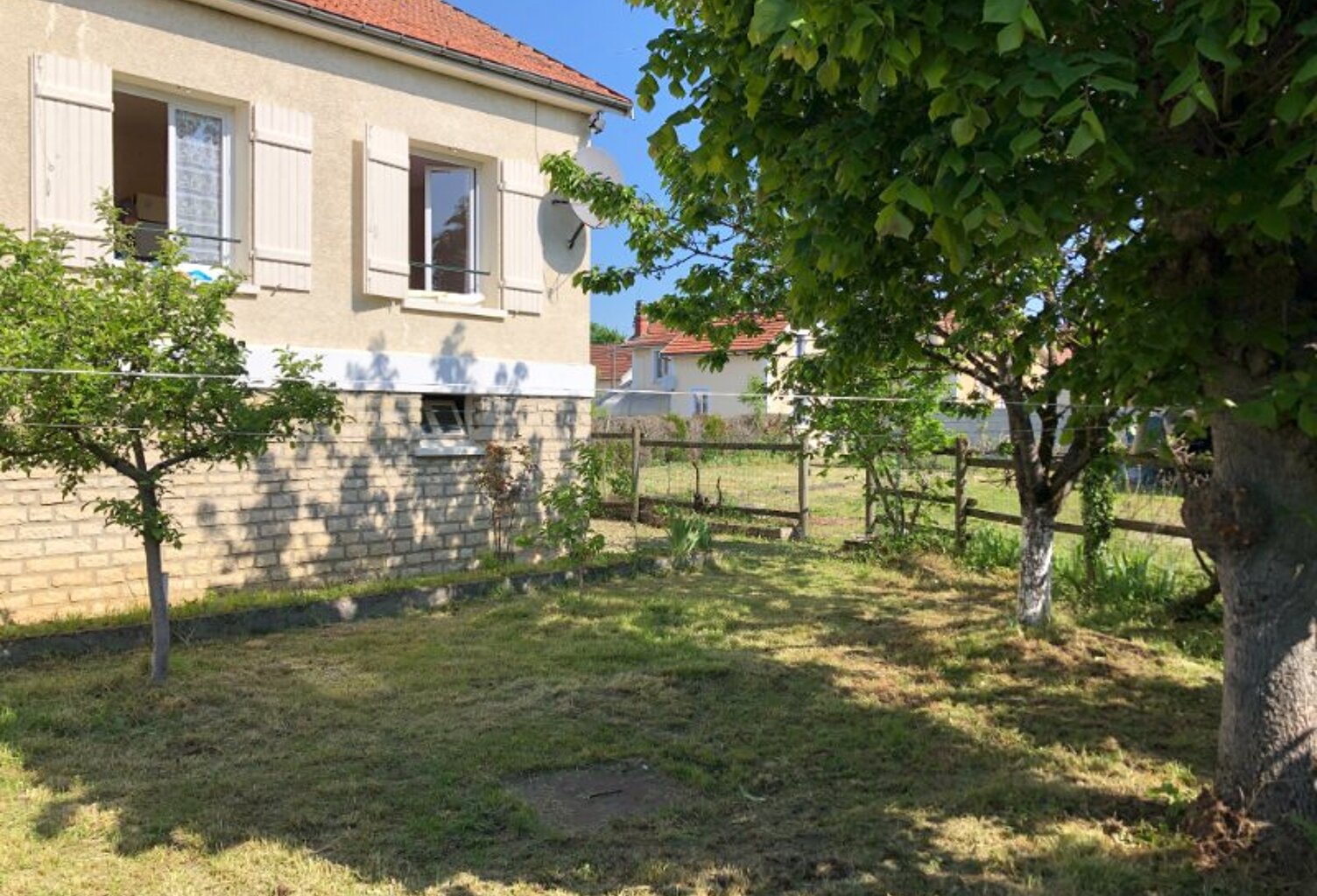 Pavillon 3 chambres 110 m2 habitable avec 1000 m2 de terrain attenant à Châtillon sur seine ! — photo 1