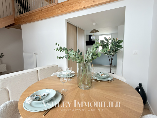 A VENDRE APPARTEMENT  TYPE 4 LA ROCHELLE- VUE SUR LE CANAL — photo du bien