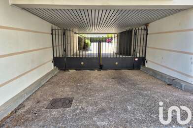 Garage  9400 €
