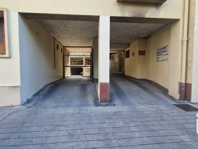 Vente Garage 16 m&sup2; — photo du bien