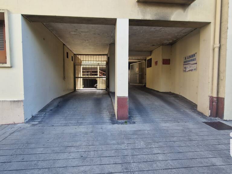 Vente Garage 16 m&sup2; — photo 1