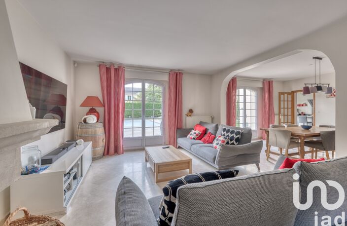 Vente Maison/villa 8 pièces — photo 2