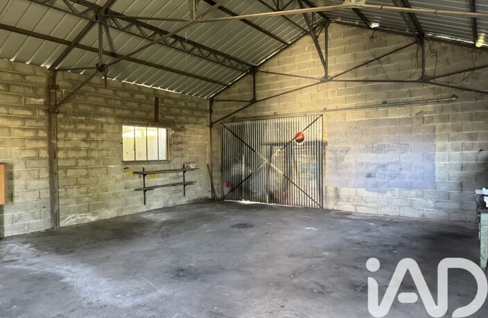 Vente Garage 134 m&sup2; — photo 2