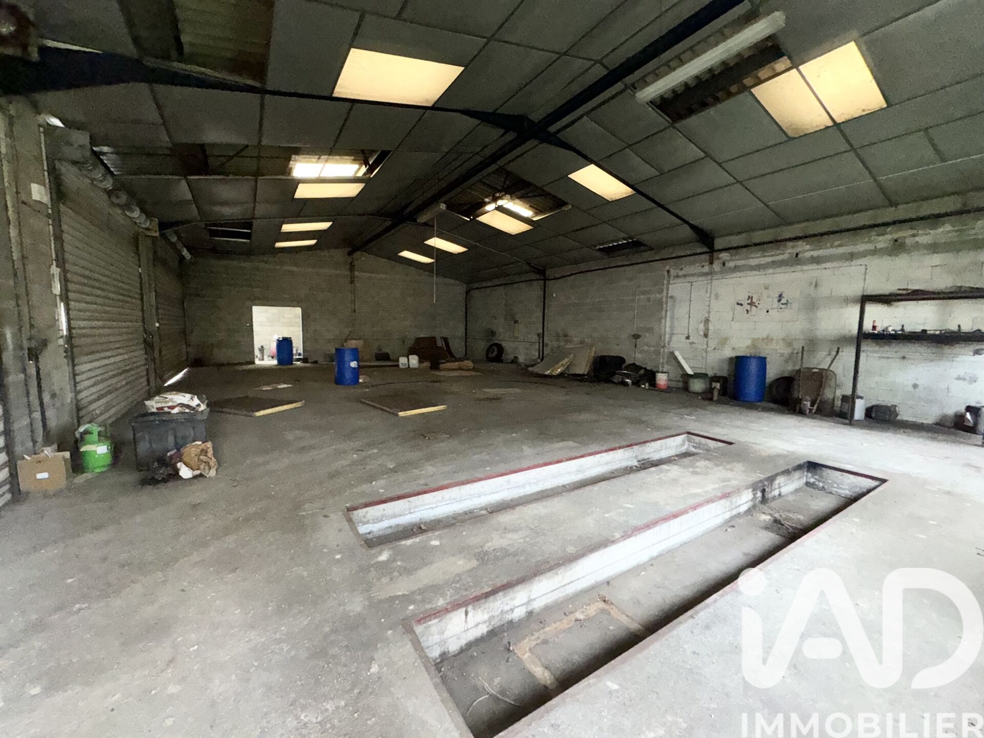 Vente Garage 233 m² - Photo 3