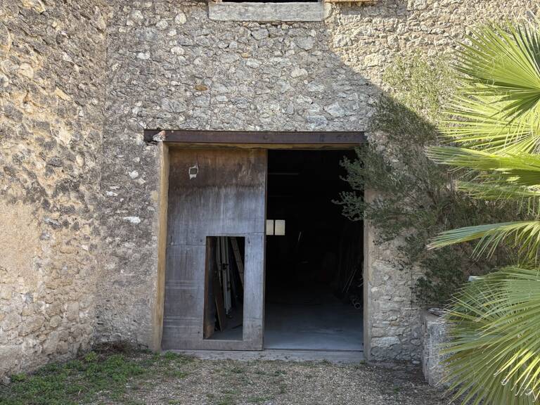 Vente Garage 400 m&sup2; — photo 1