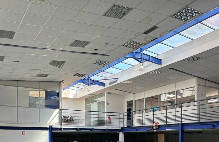 LOCAUX D'ACTIVITES à LOUER — photo 3