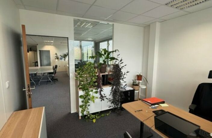 BUREAUX à LOUER — photo 3