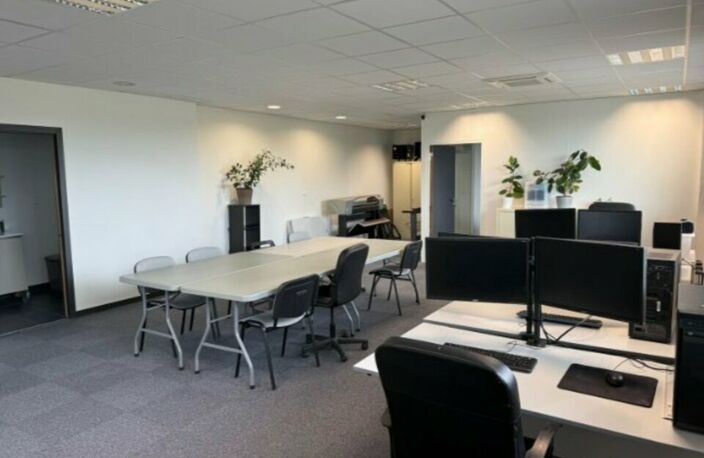 BUREAUX à LOUER — photo 4