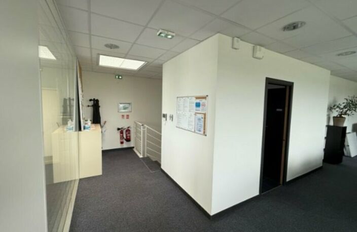 BUREAUX à LOUER — photo 5