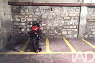 Garage  86000 €