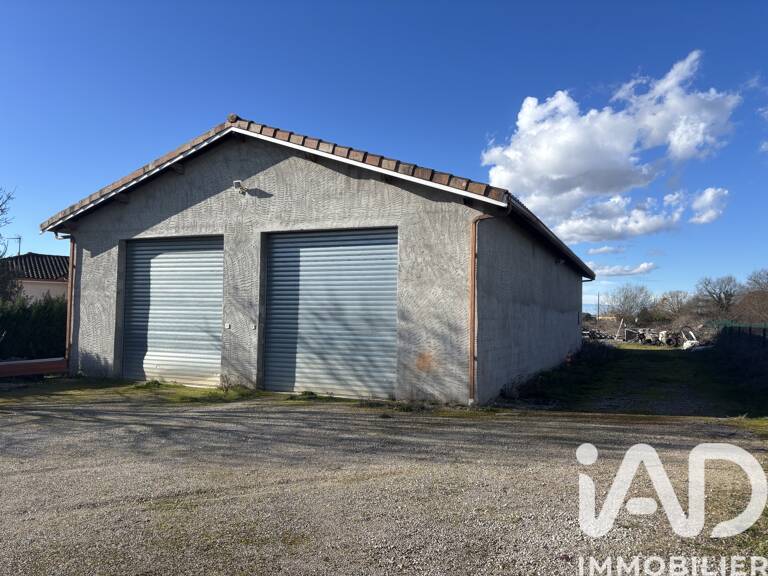 Vente Garage 210 m&sup2; — photo 1