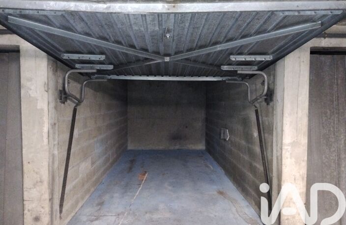 Vente Garage 12 m&sup2; — photo 2