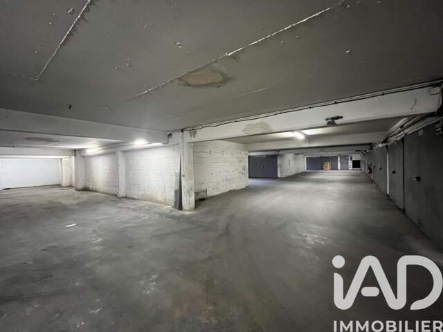 Vente Garage 150 m&sup2; — photo du bien