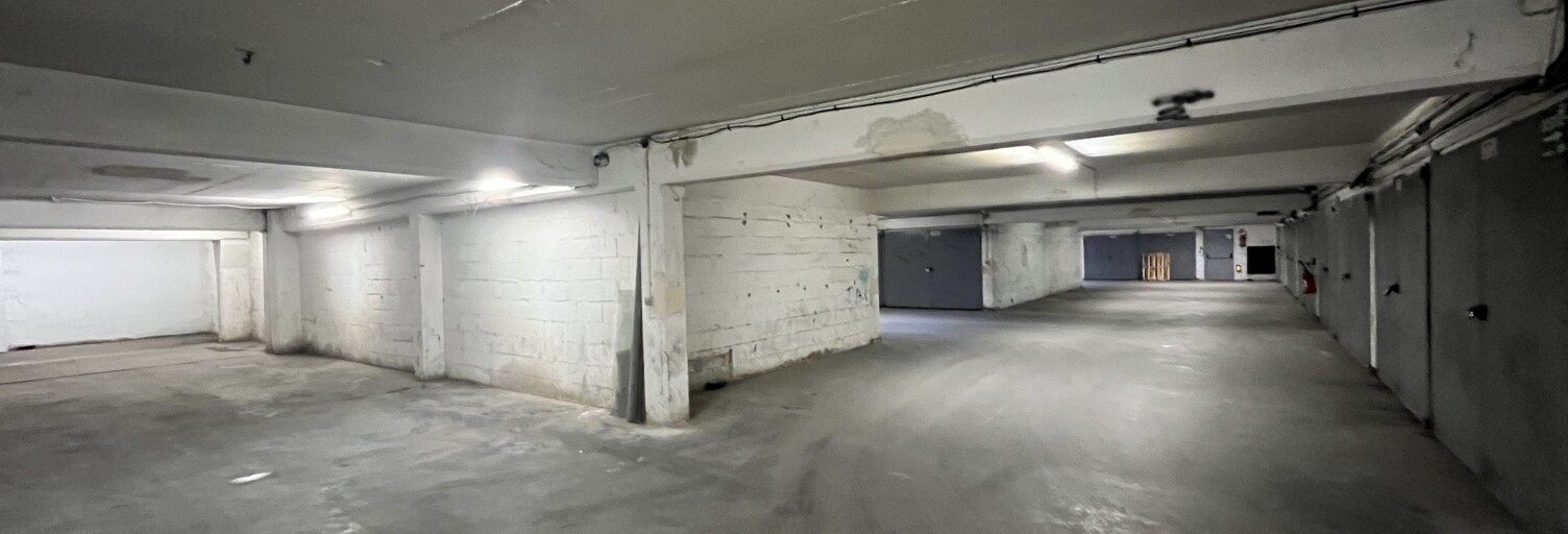 Garage  150 m² à vendre à Paris 18 (75018)