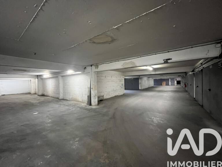 Vente Garage 150 m&sup2; — photo 1