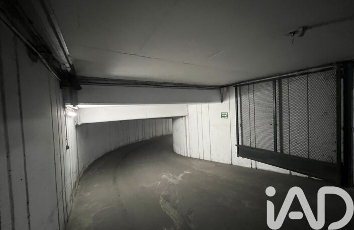 Vente Garage 150 m&sup2; — photo 4