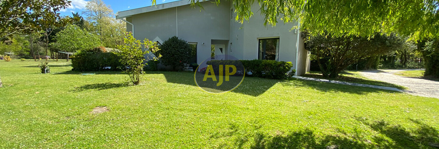 Maison 8 Pièces 300 m² à vendre à Vendays-Montalivet (33930)