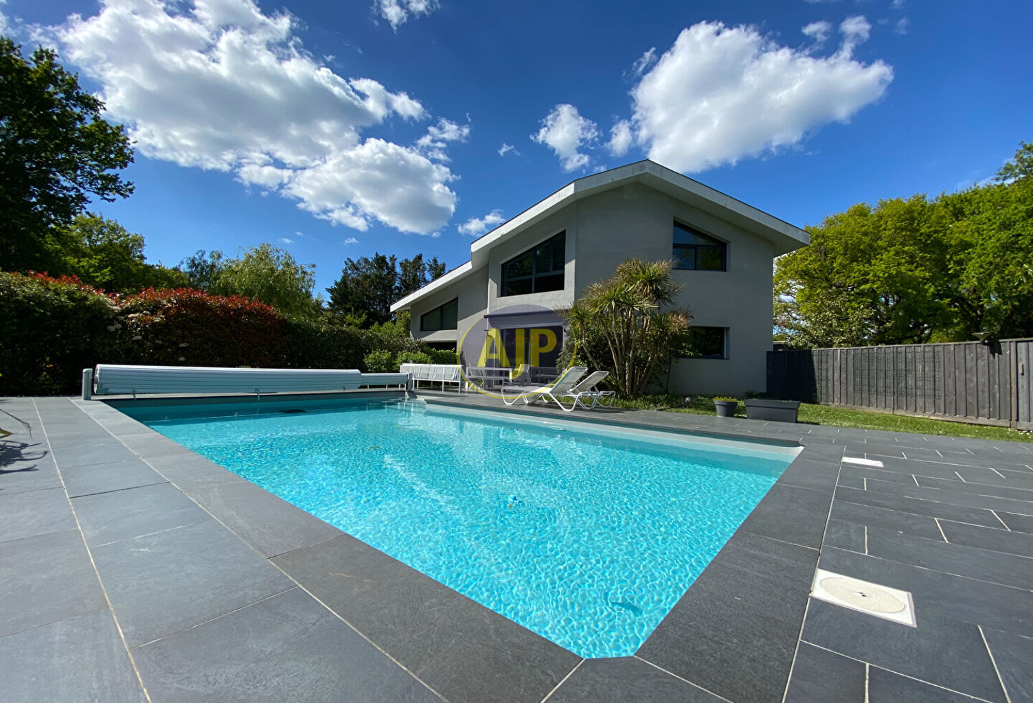 Maison d' architecte  8 pièces à 5 kms de la plage — photo 1