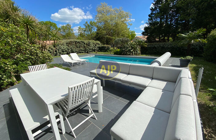 Maison d' architecte  8 pièces à 5 kms de la plage — photo 2