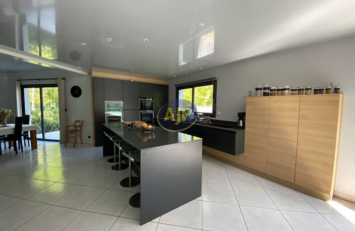 Maison d' architecte  8 pièces à 5 kms de la plage — photo 4