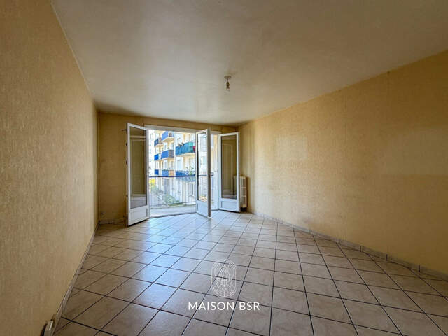 Appartement Nantes 4 pièces 76  m2 avec balcon et parking. — photo du bien