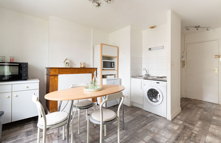 A VENDRE NANTES SAINT-CLEMENT TYPE 1 BIS CALME ET LUMINEUX — photo 2