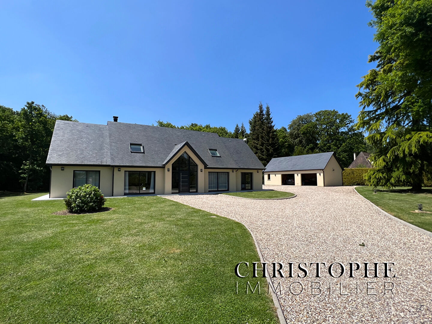  Maison 7 pièces 215 m²