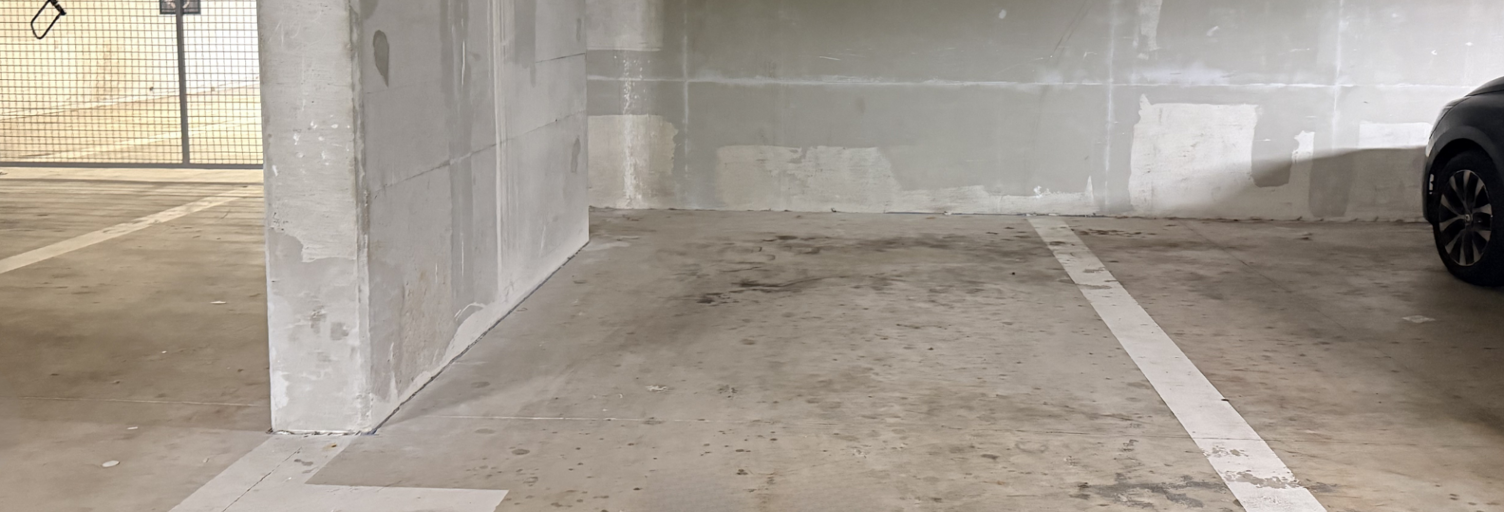 Garage  12 m² à vendre à Guyancourt (78280)