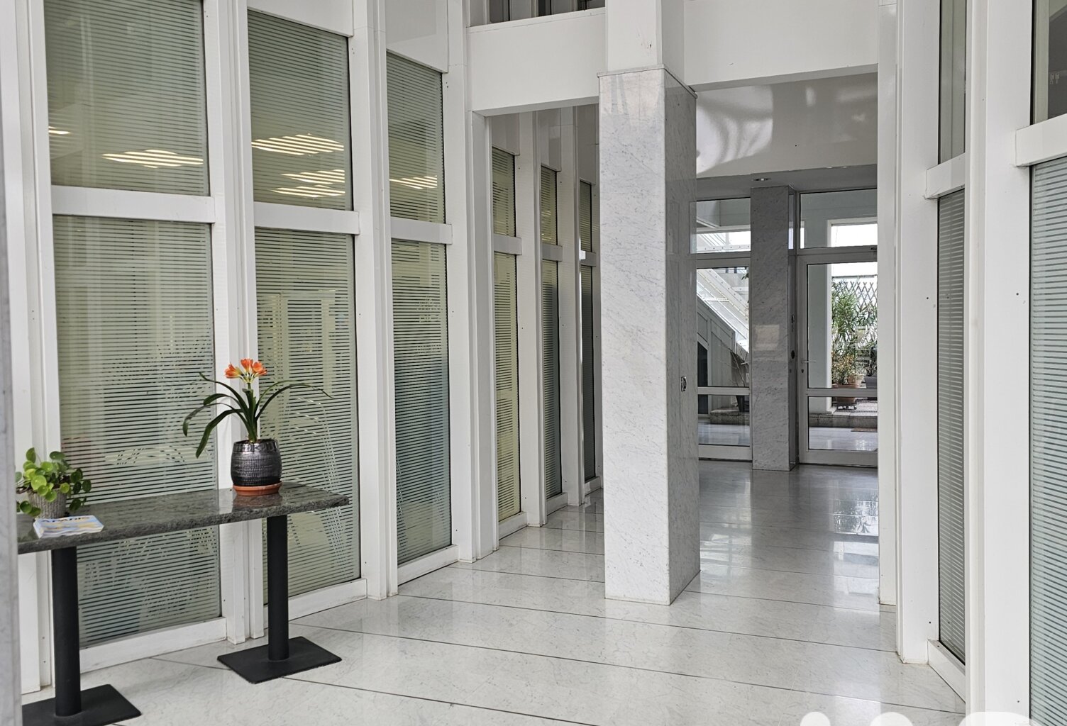 Vente Parking 100 m&sup2; — photo 1