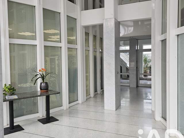 Vente Parking 100 m&sup2; — photo du bien