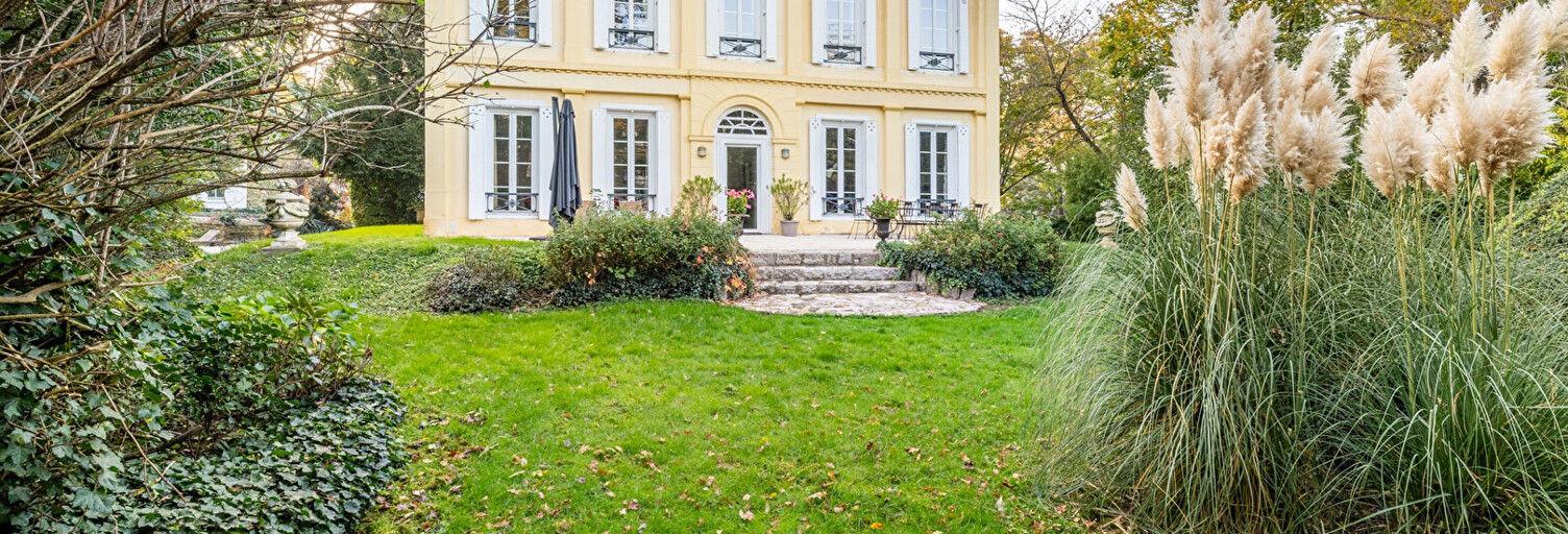 Maison 8 Pièces 450 m² à vendre à Saint-Chamond (42400)