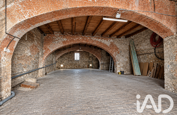 Vente Garage 225 m&sup2; — photo 2
