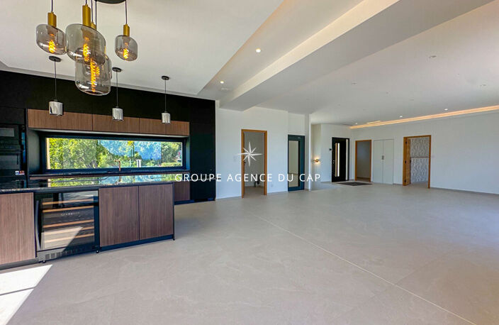 VILLA RECENTE 7 PIECES AVEC VUE MER GARAGE 70 M² ET PISCINE, AUX ISSAMBRES — photo 3