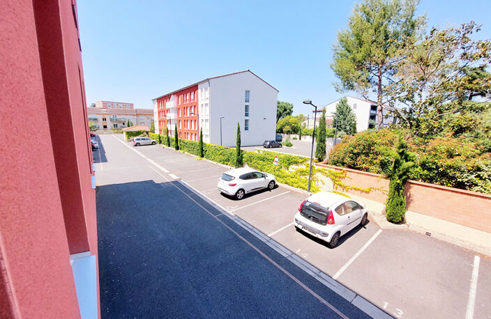 SOUS COMPROMIS - Appartement T1 de 28.30 m2 meublé avec place de staionnement privative — photo 2