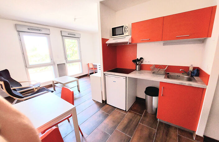 SOUS COMPROMIS - Appartement T1 de 28.30 m2 meublé avec place de staionnement privative — photo 4