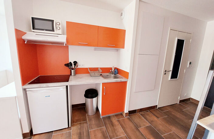 SOUS COMPROMIS - Appartement T1 de 28.30 m2 meublé avec place de staionnement privative — photo 5