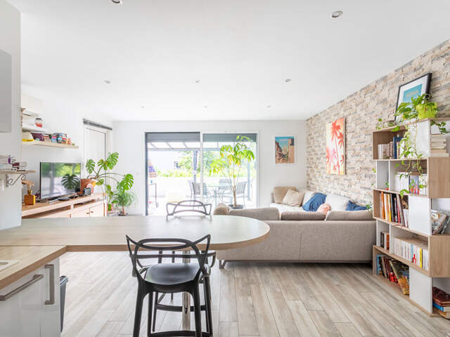 A VENDRE _ Très bel appartement de 68.87 m² avec jardin et terrasse , et garage  proche mer à Carry-le-Rouet — photo du bien