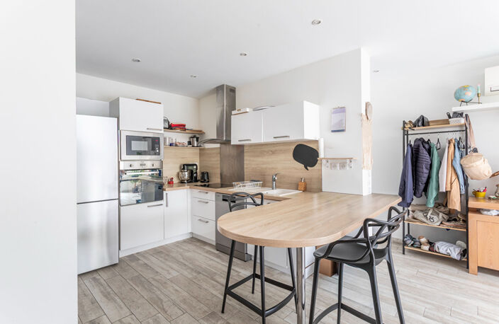 A VENDRE _ Très bel appartement de 68.87 m² avec jardin et terrasse , et garage  proche mer à Carry-le-Rouet — photo 2