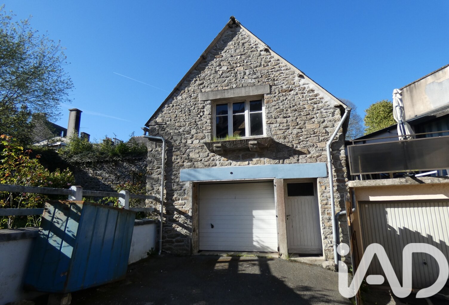 Vente Garage 84 m&sup2; — photo 1
