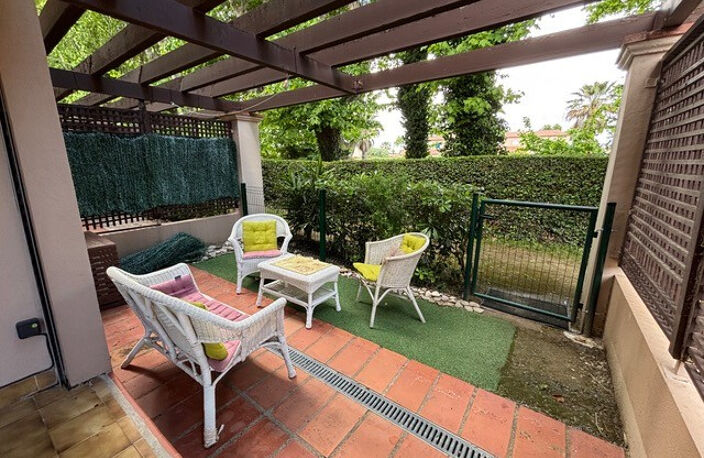 LOCATION SAISONNIÉRE - ST CYPRIEN PLAGE - APPARTEMENT CLIMATISÉ DANS RÉSIDENCE AVEC PISCINE — photo 2