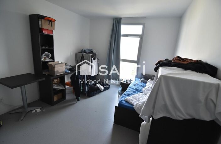 Studio en résidence étudiante avec parking — photo 2