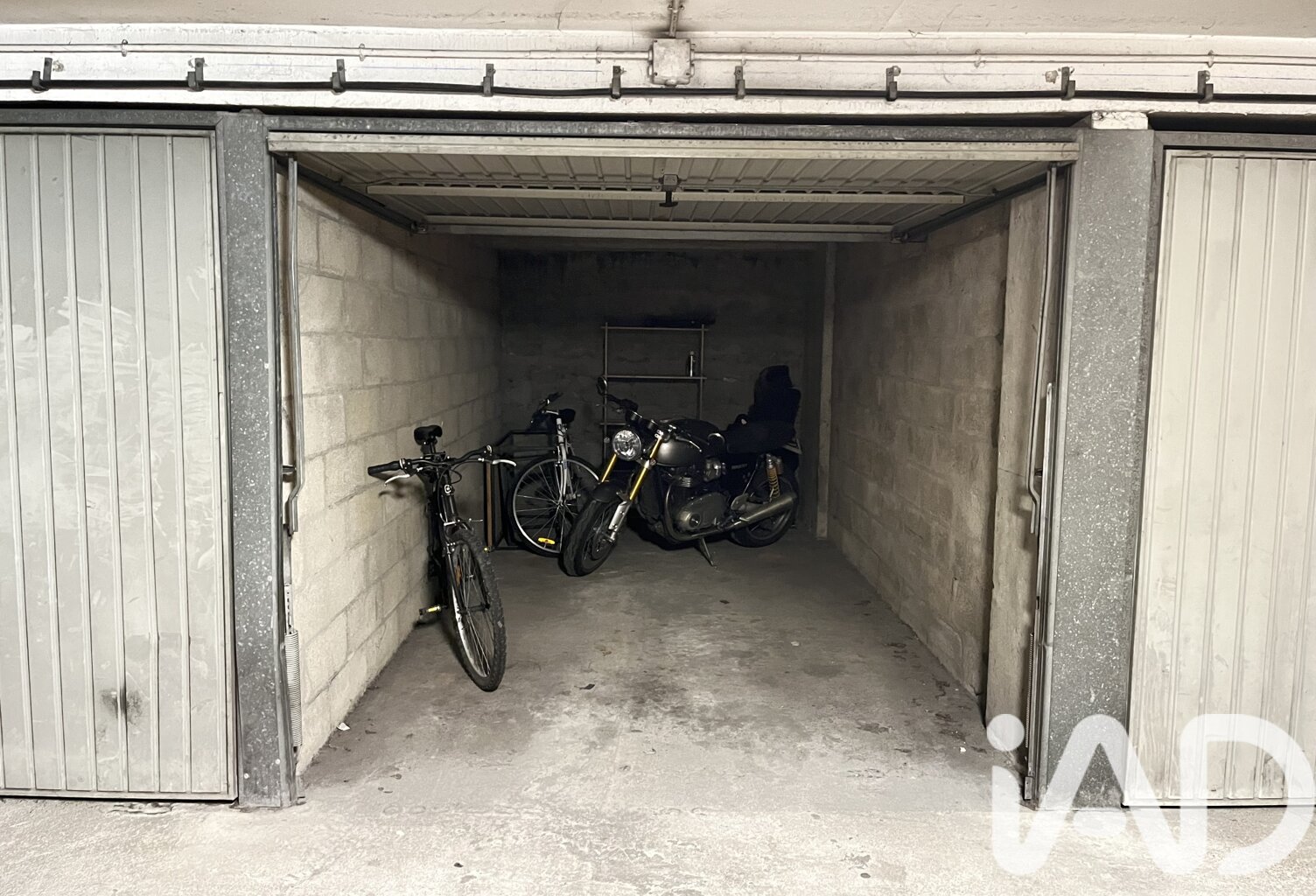 Vente Garage 12 m&sup2; — photo 1