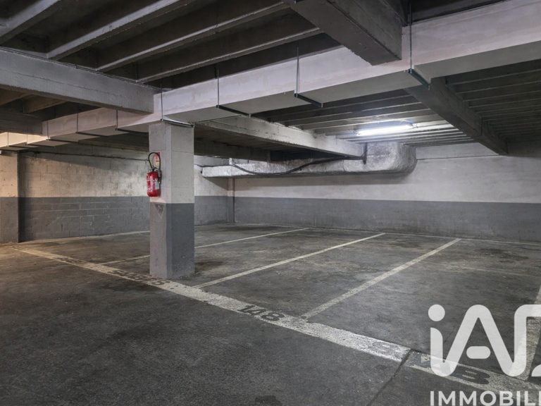 Vente Parking 30 m&sup2; — photo 1