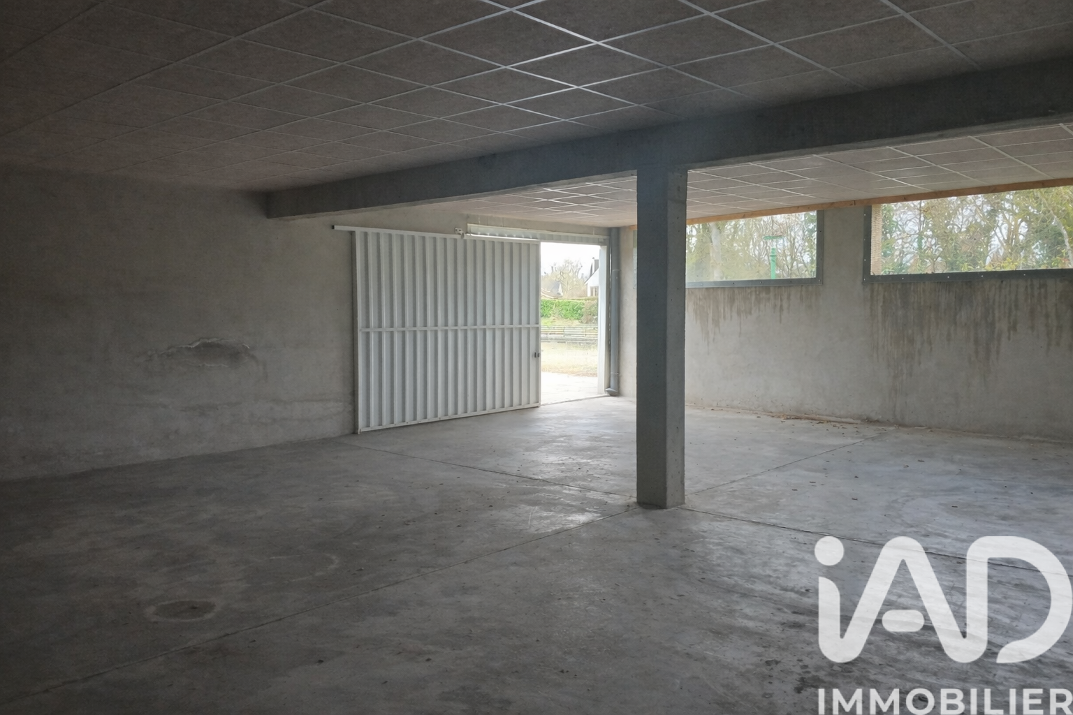 Vente Garage 170 m² - Photo 3
