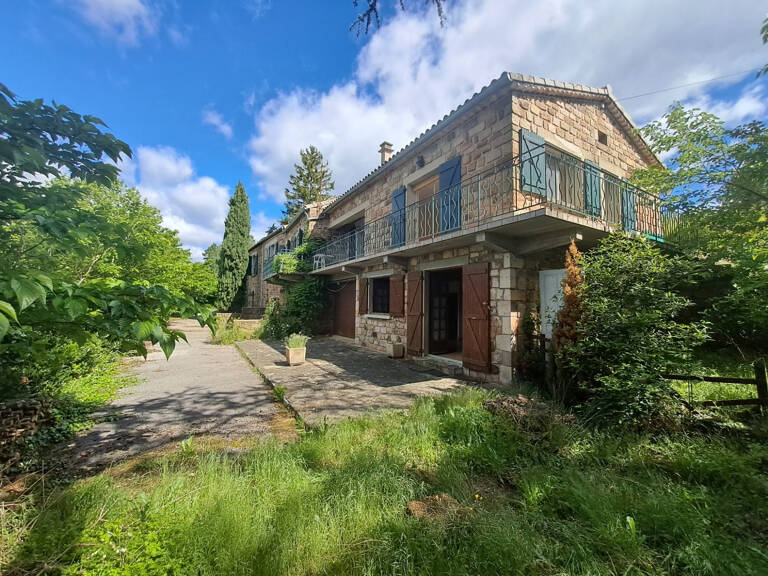 Propriété de caractère en pierre avec habitation principale et 4 gîtes sur plus d'1,5 ha — photo 1