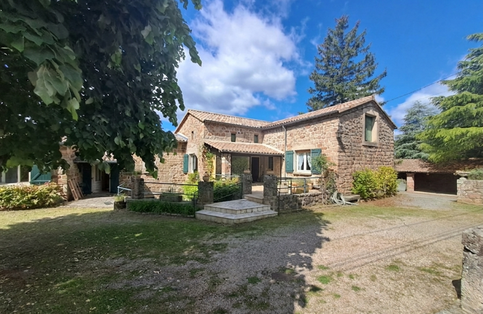 Propriété de caractère en pierre avec habitation principale et 4 gîtes sur plus d'1,5 ha — photo 2